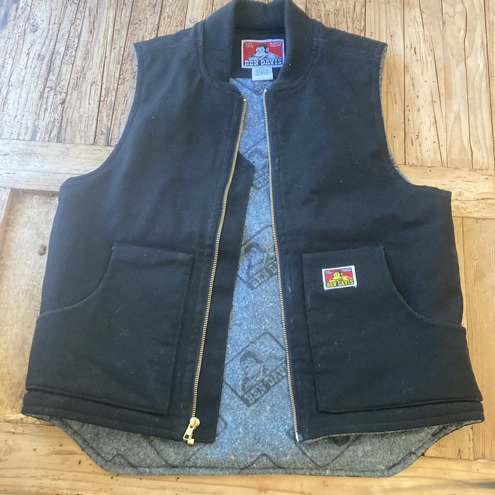 Ben Davis black lined workwear vest heavy duty. Small